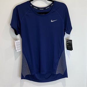 Nike Running Women's Dry Fit Tee with Reflective Graphic Size Large